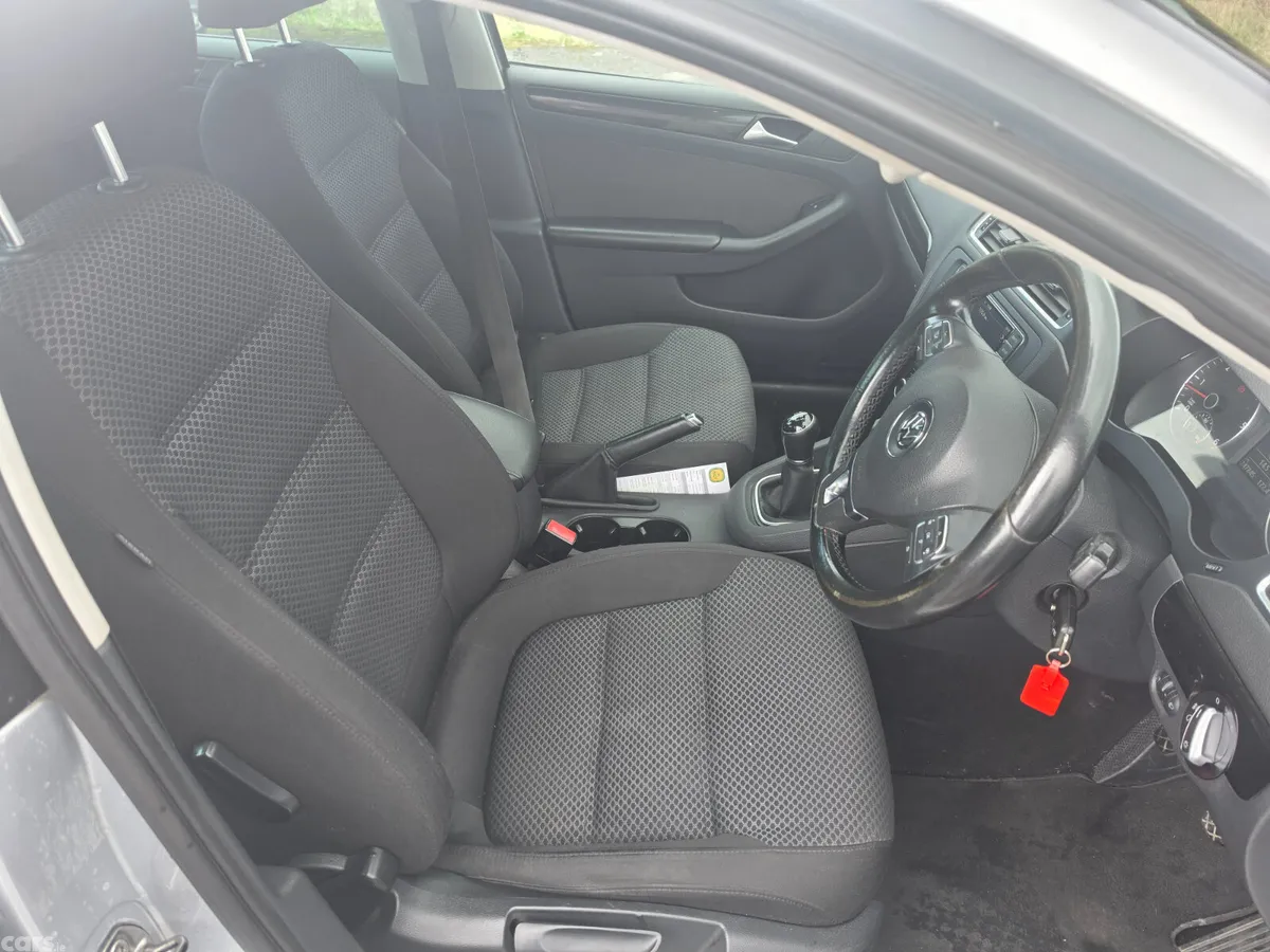 Volkswagen Jetta Saloon, Diesel, 2014, Silver