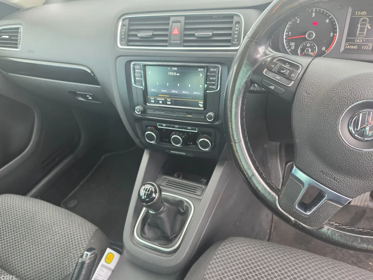 Volkswagen Jetta Saloon, Diesel, 2014, Silver