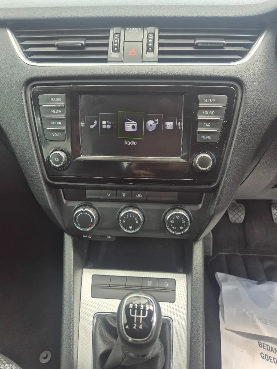 Skoda Octavia Saloon, Diesel, 2016, Blue