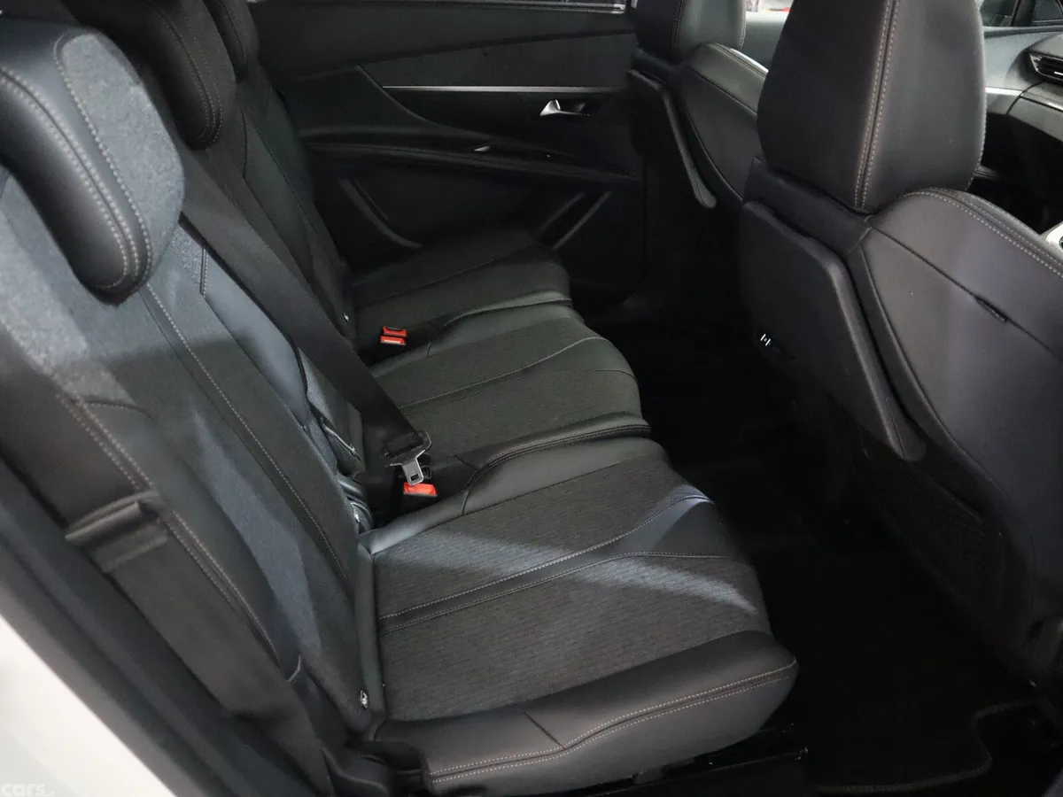 Peugeot 5008 MPV, Diesel, 2019, White
