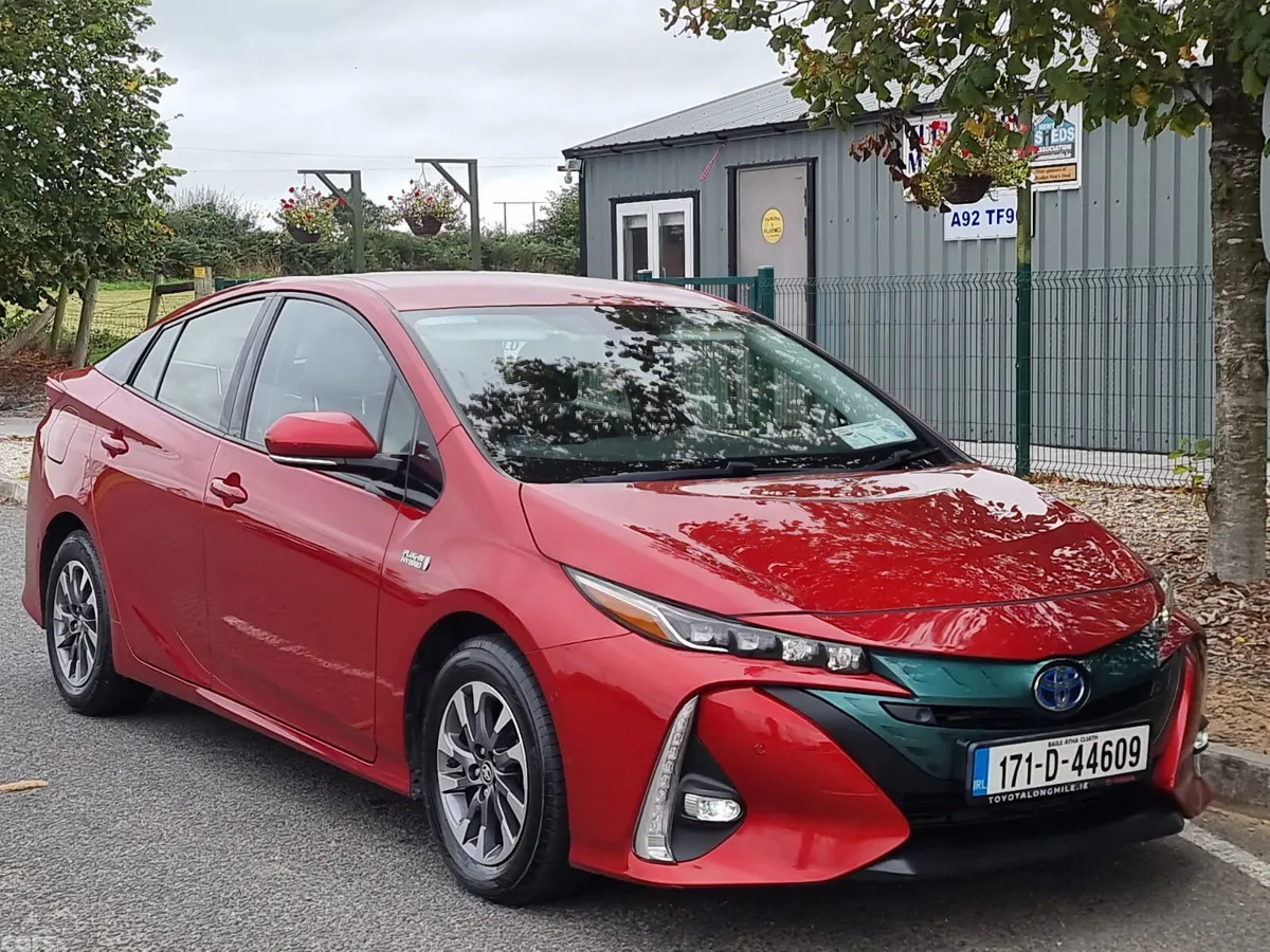 Toyota Prius Hatchback, Petrol Plug-in Hybrid, 2017, Red