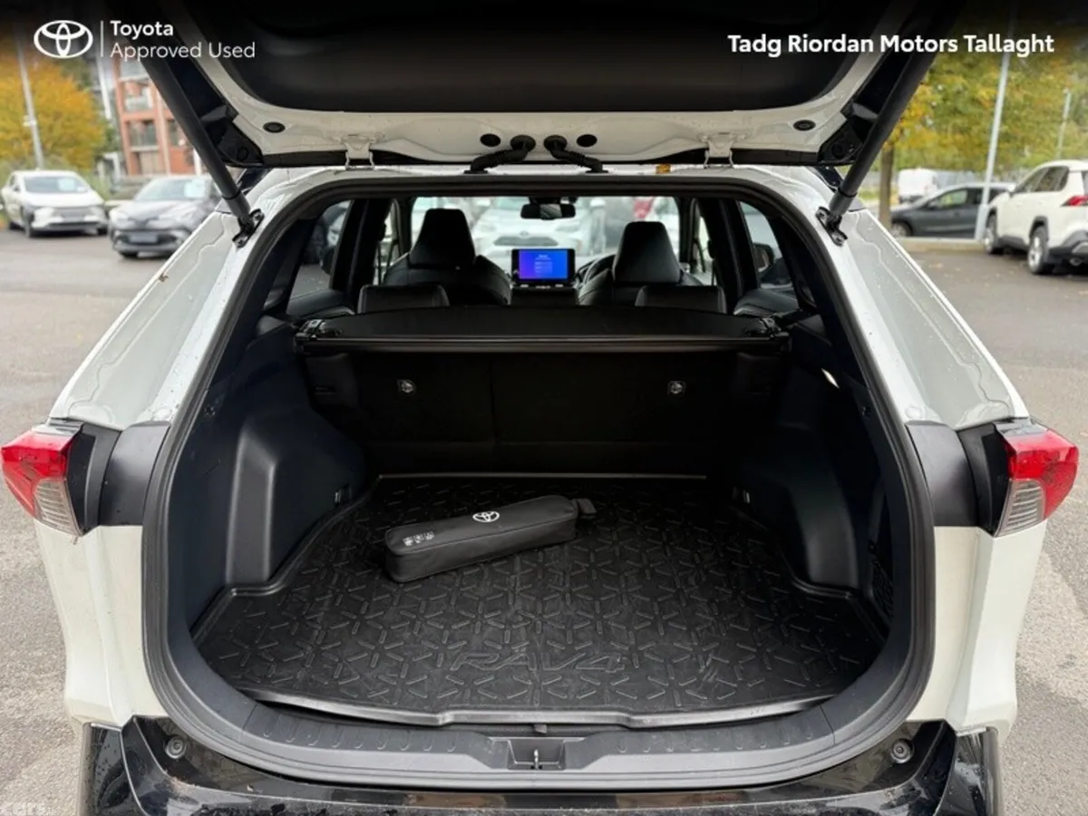 Toyota RAV4 SUV, Petrol Hybrid, 2024, White