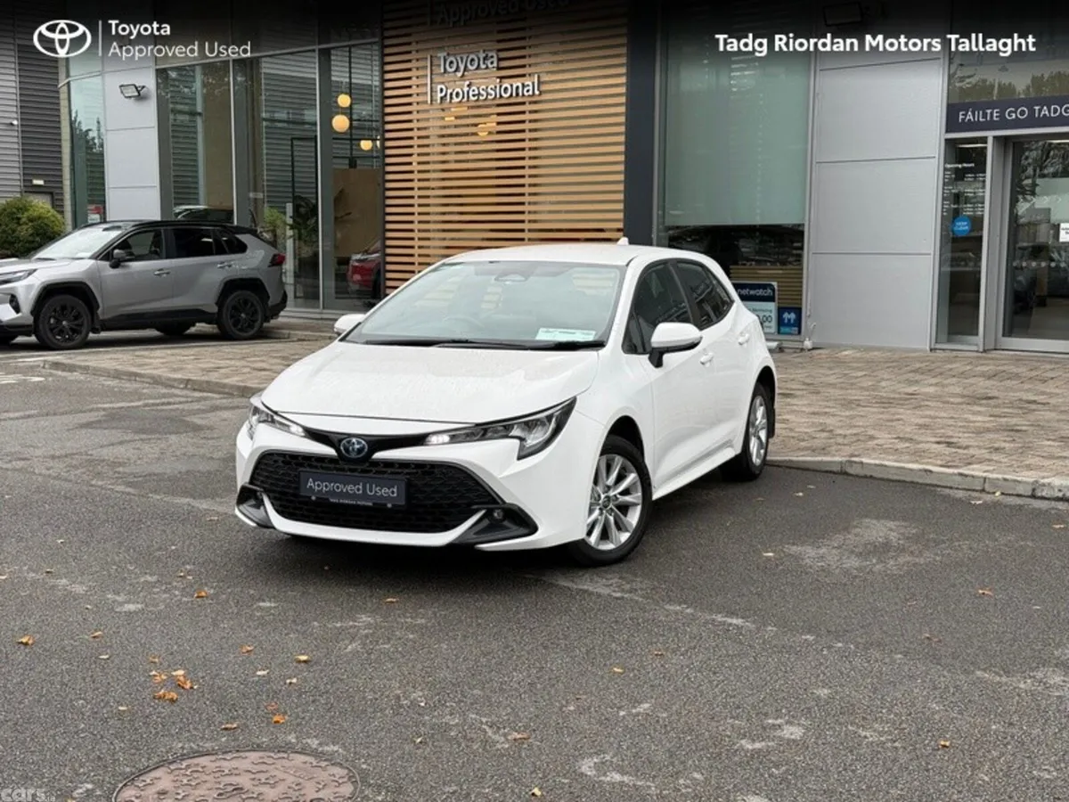 Toyota Corolla Hatchback, Petrol Hybrid, 2024, White