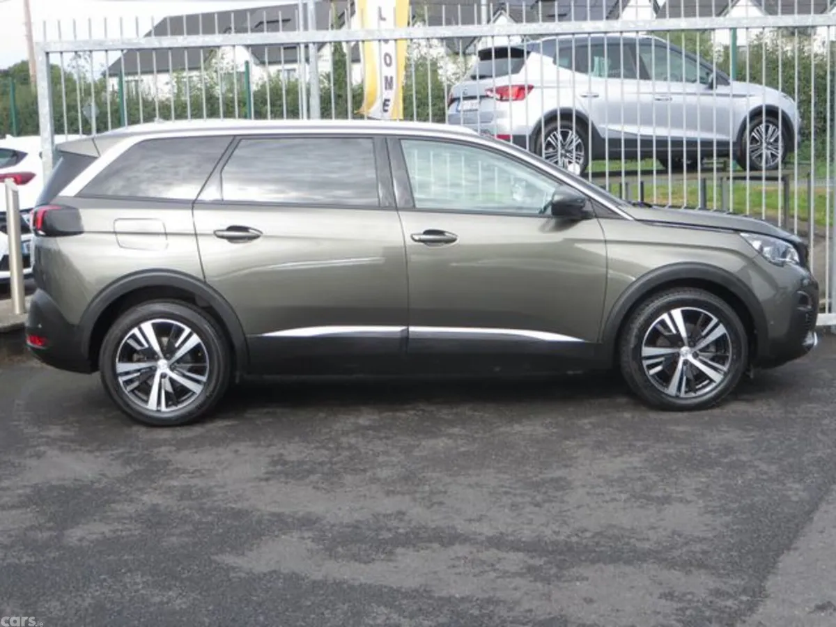Peugeot 5008 MPV, Diesel, 2020, Grey