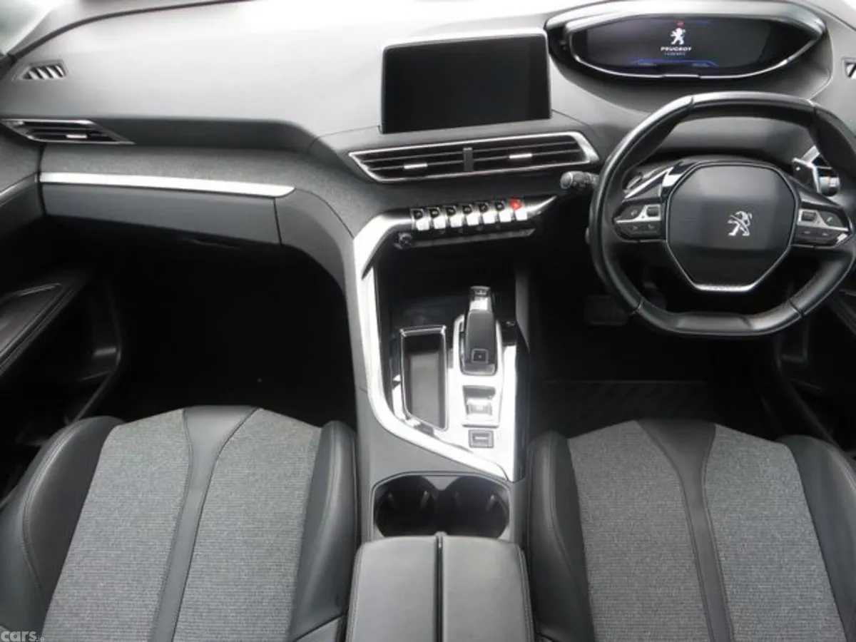 Peugeot 5008 MPV, Diesel, 2020, Grey