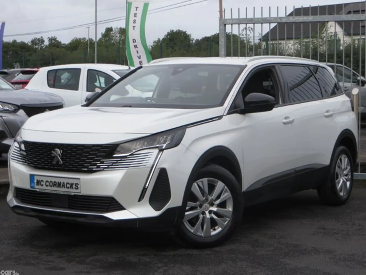 Peugeot 5008 Hatchback, Diesel, 2023, White