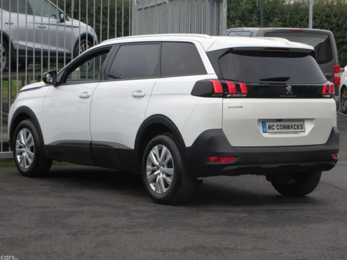 Peugeot 5008 Hatchback, Diesel, 2023, White