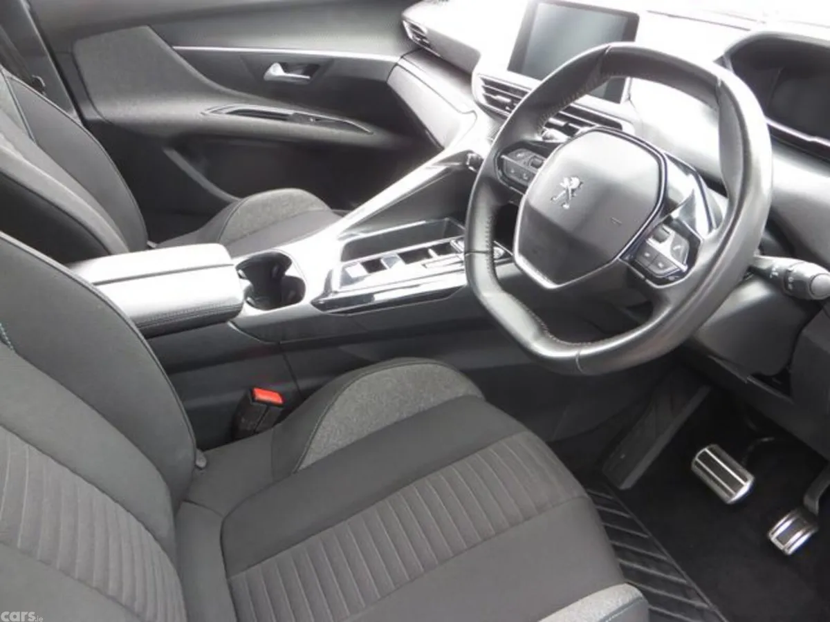 Peugeot 5008 Hatchback, Diesel, 2023, White