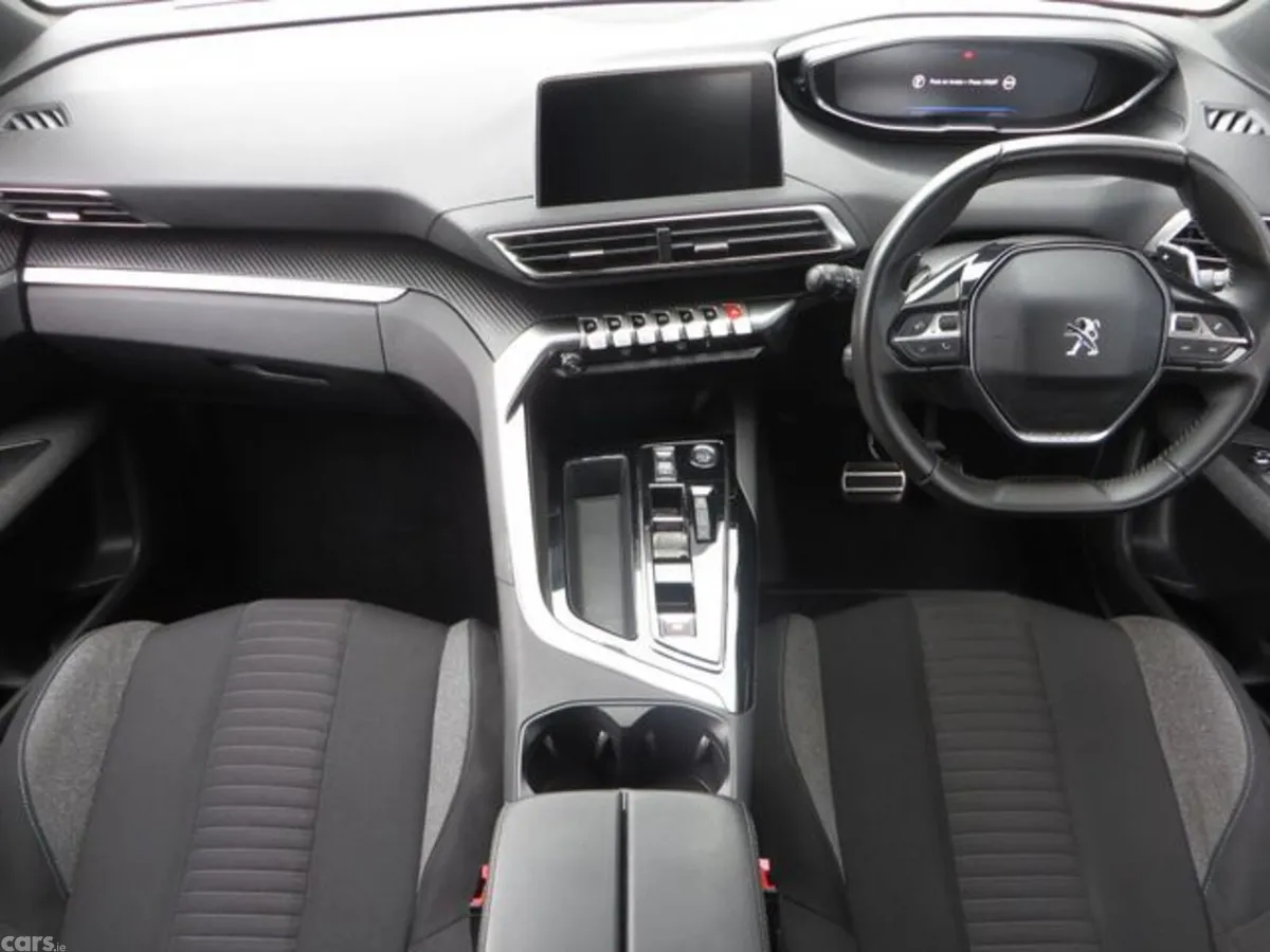 Peugeot 5008 Hatchback, Diesel, 2023, White