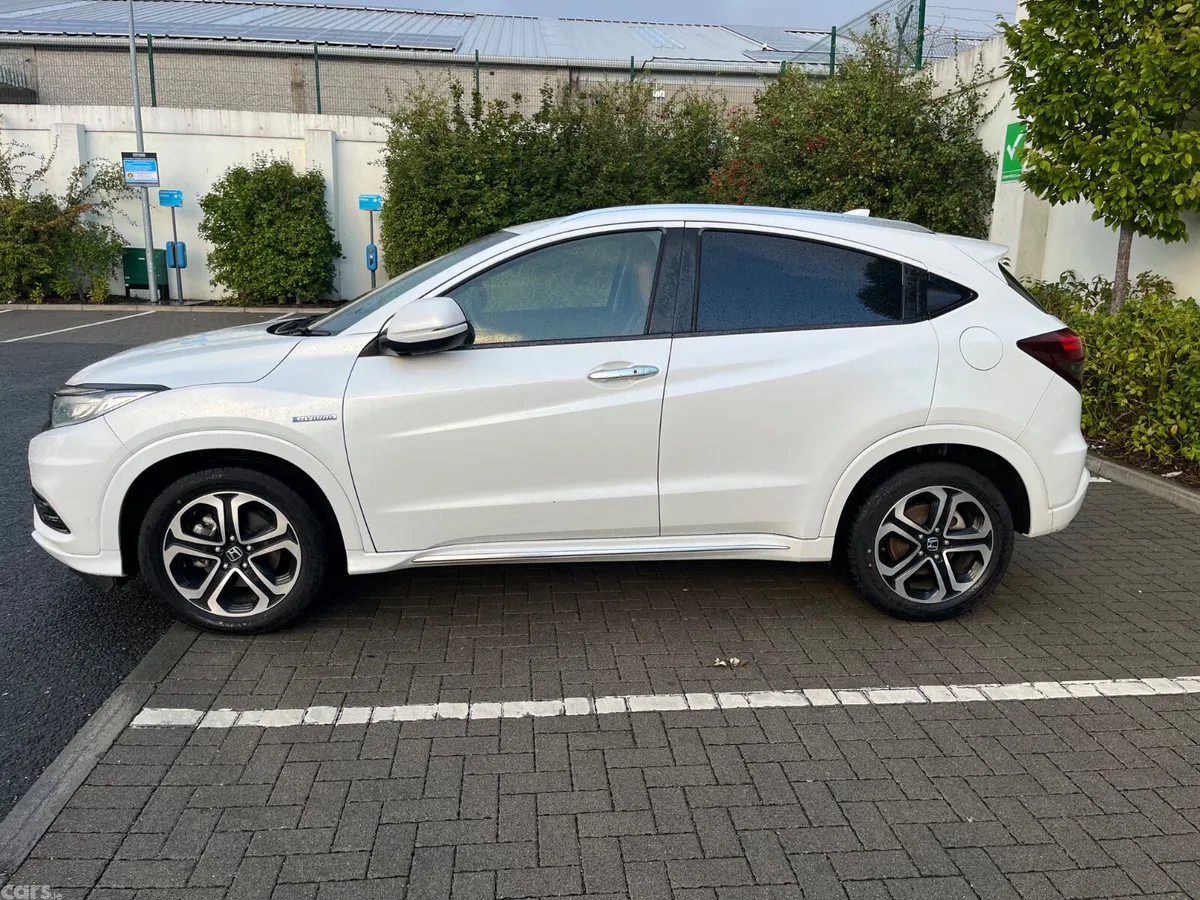 Honda Vezel Estate, Petrol Hybrid, 2020, White