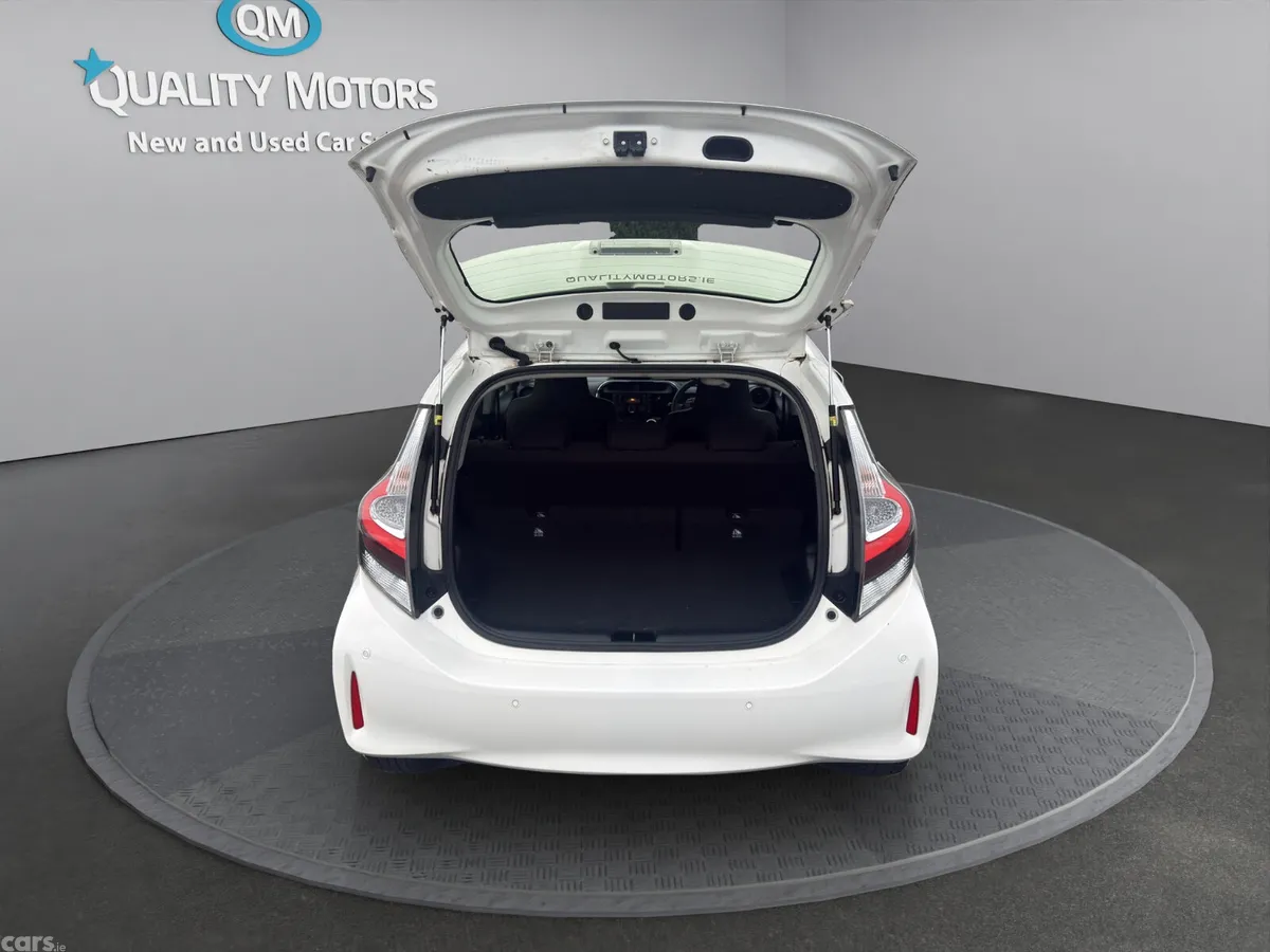 Toyota Aqua Hatchback, Petrol Hybrid, 2021, White