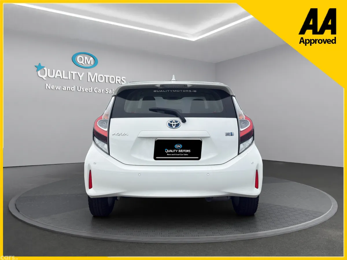 Toyota Aqua Hatchback, Petrol Hybrid, 2021, White