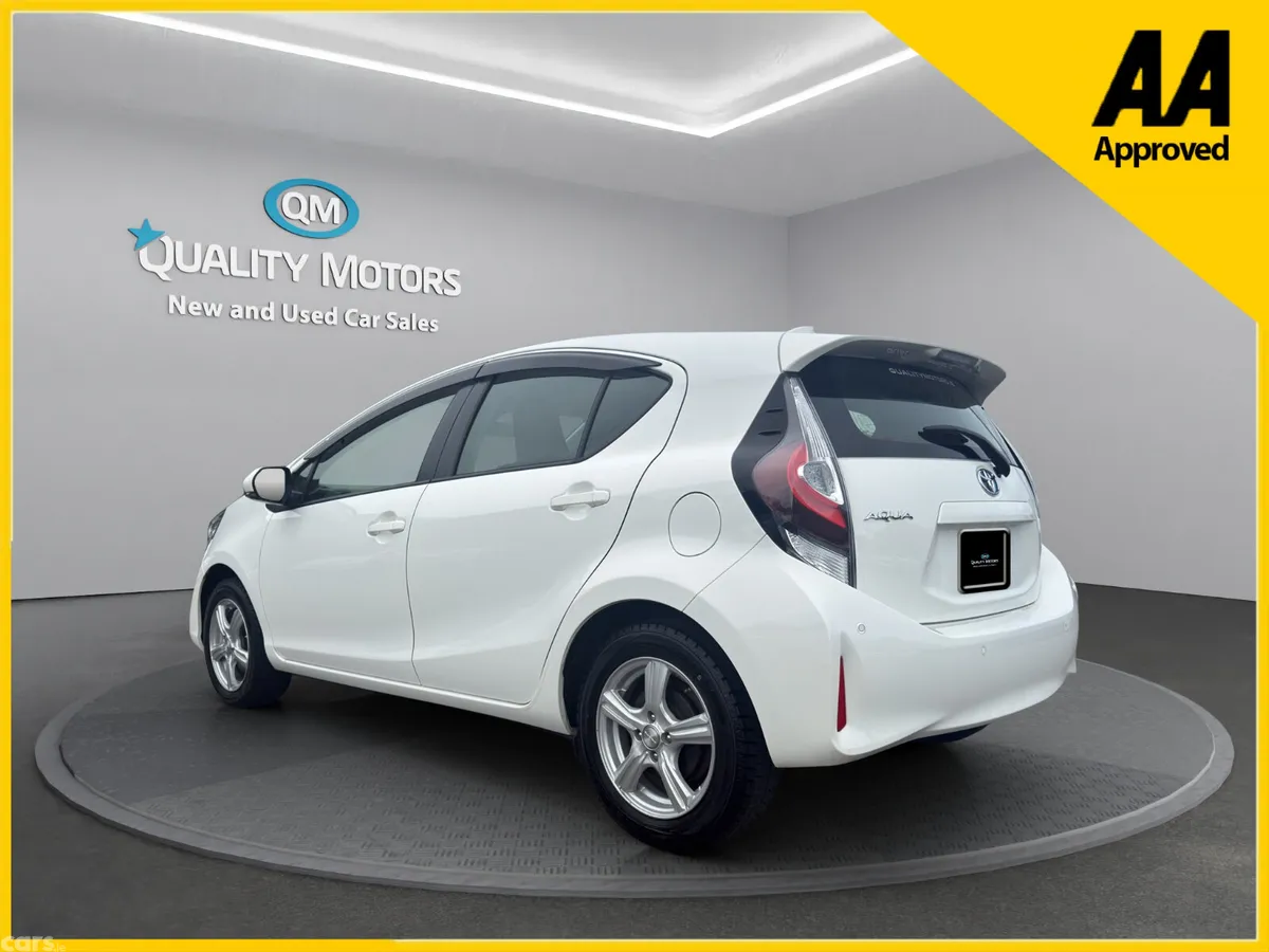 Toyota Aqua Hatchback, Petrol Hybrid, 2021, White