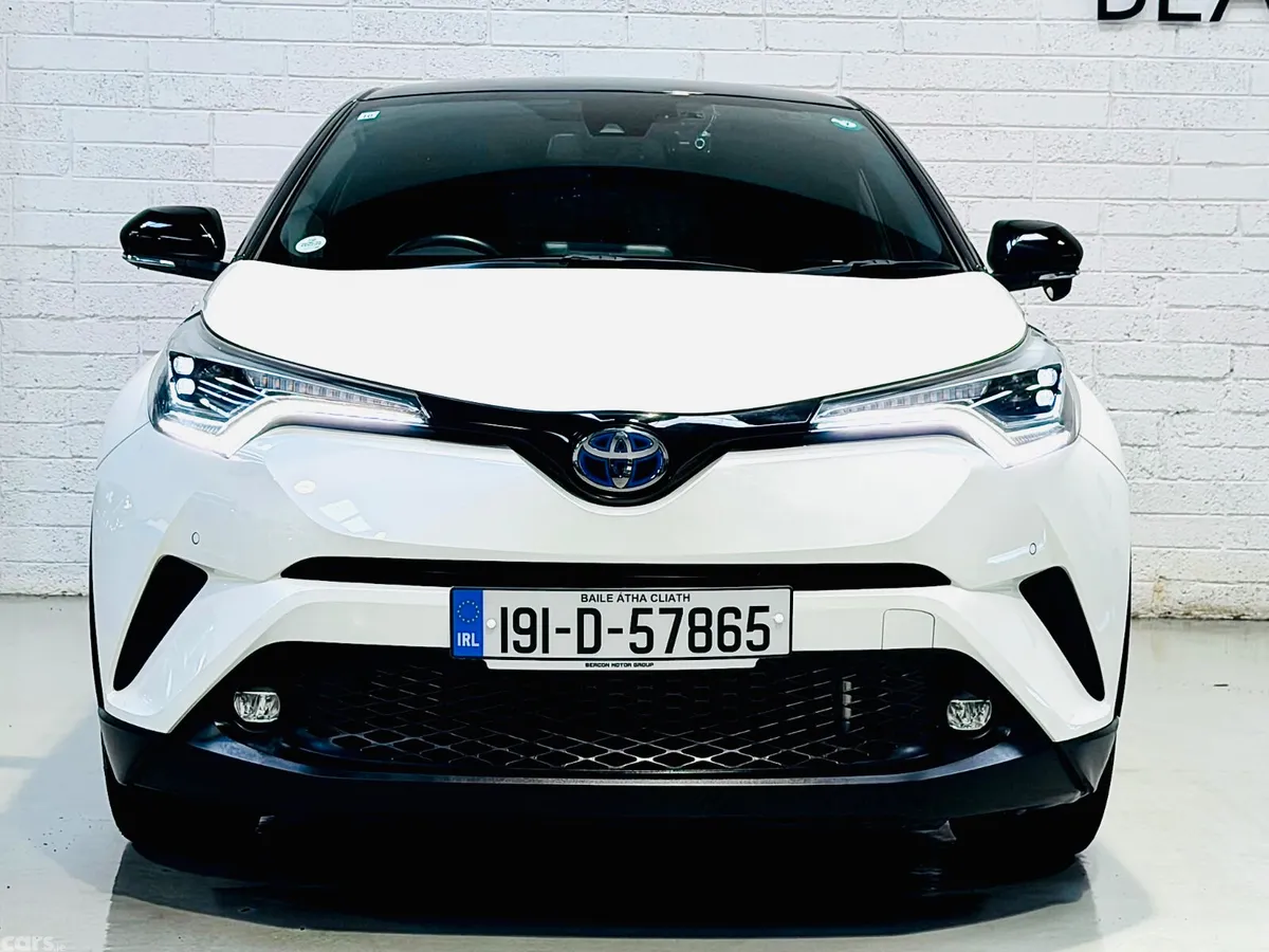 Toyota C-HR SUV, Petrol Hybrid, 2019, White