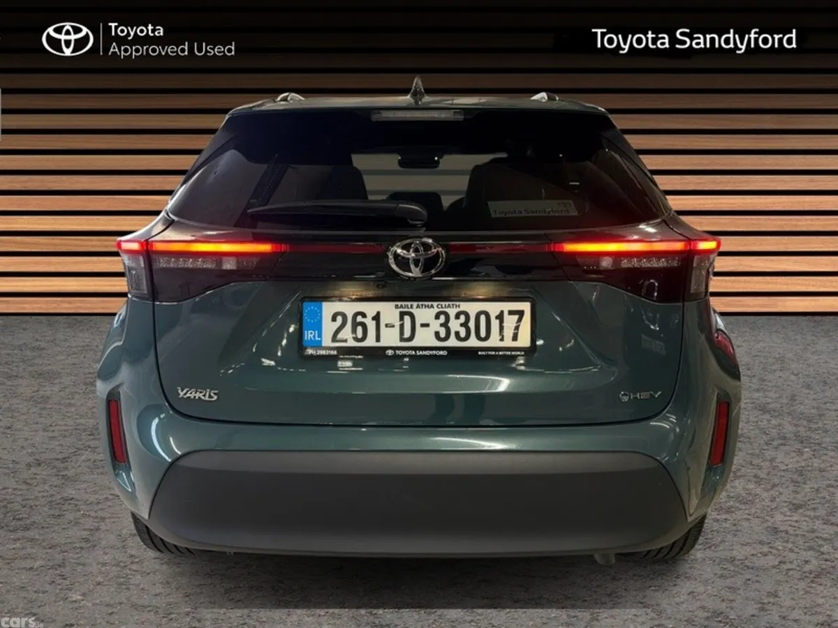 Toyota Yaris Cross Hatchback, Petrol Hybrid, 2026, Green