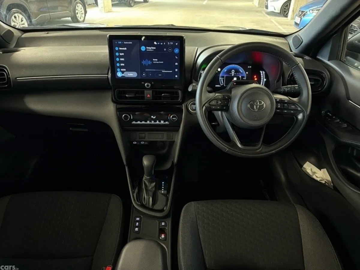 Toyota Yaris Cross Hatchback, Petrol Hybrid, 2026, Green