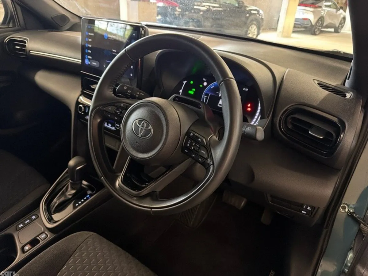 Toyota Yaris Cross Hatchback, Petrol Hybrid, 2026, Green