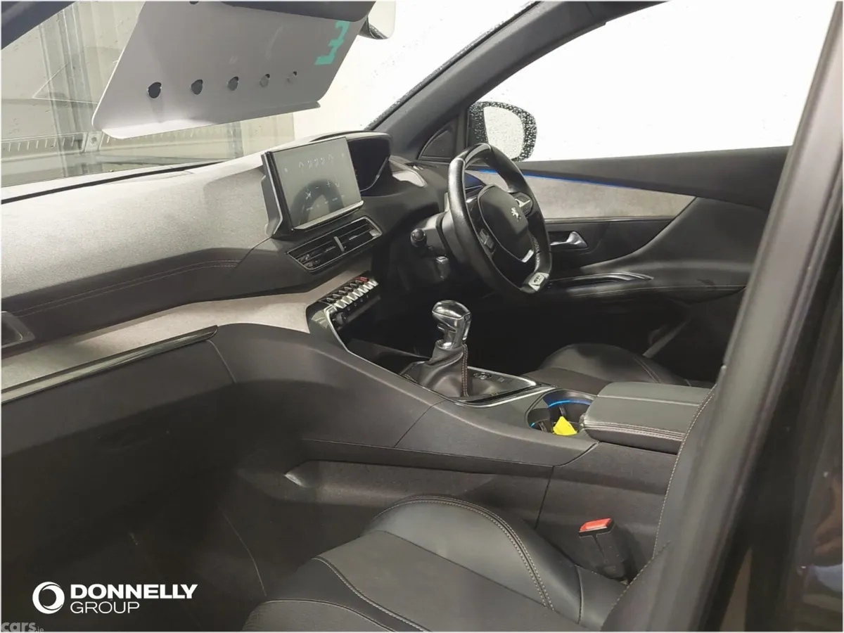 Peugeot 3008 Estate, Petrol, 2022, Black