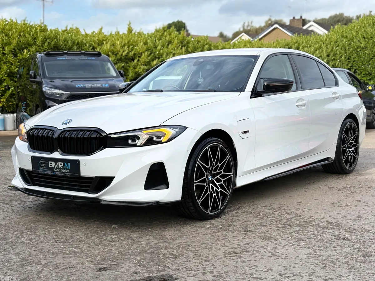 BMW 3-Series Saloon, Petrol Hybrid, 2022, White