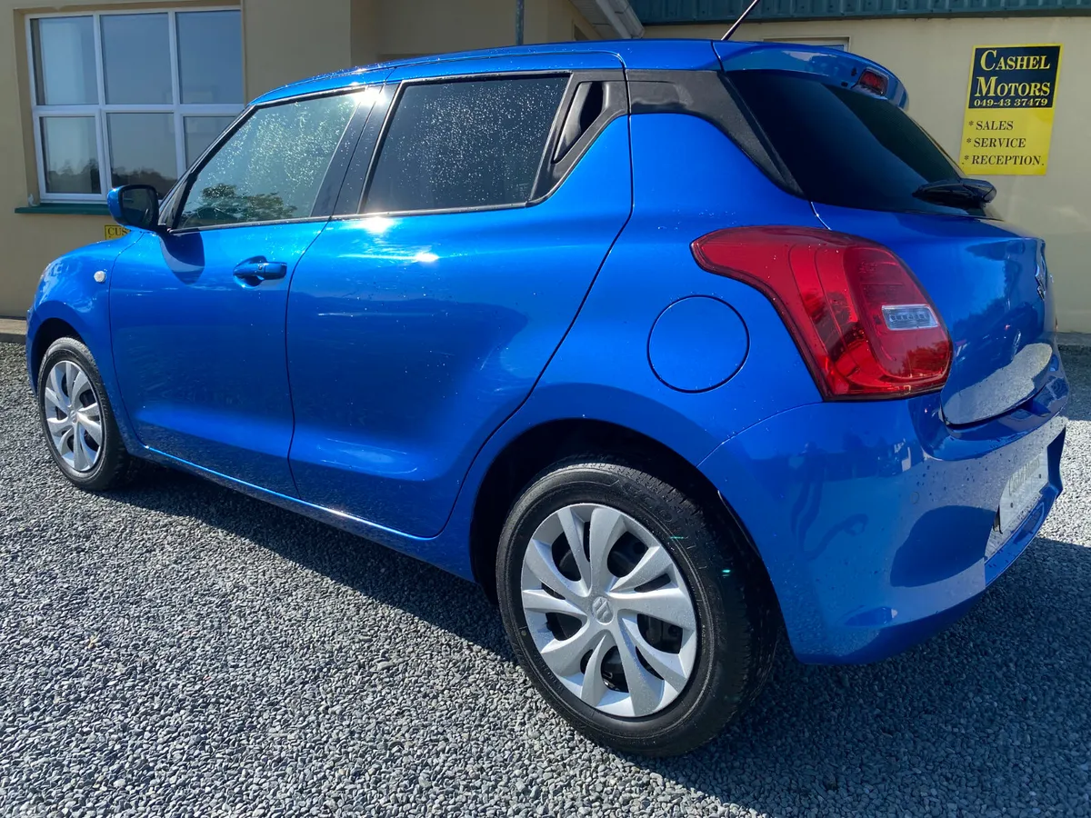 Suzuki Swift Hatchback, Petrol, 2022, Blue