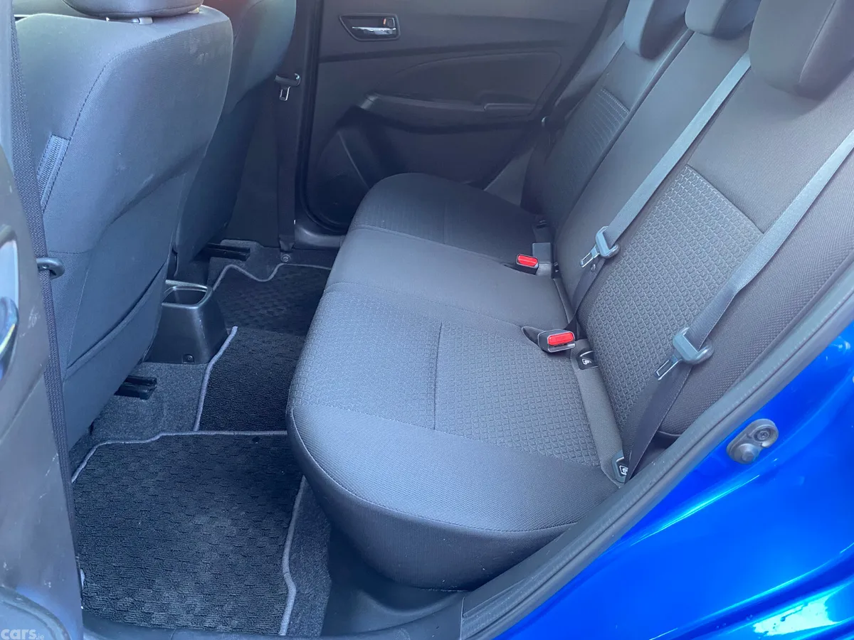 Suzuki Swift Hatchback, Petrol, 2022, Blue