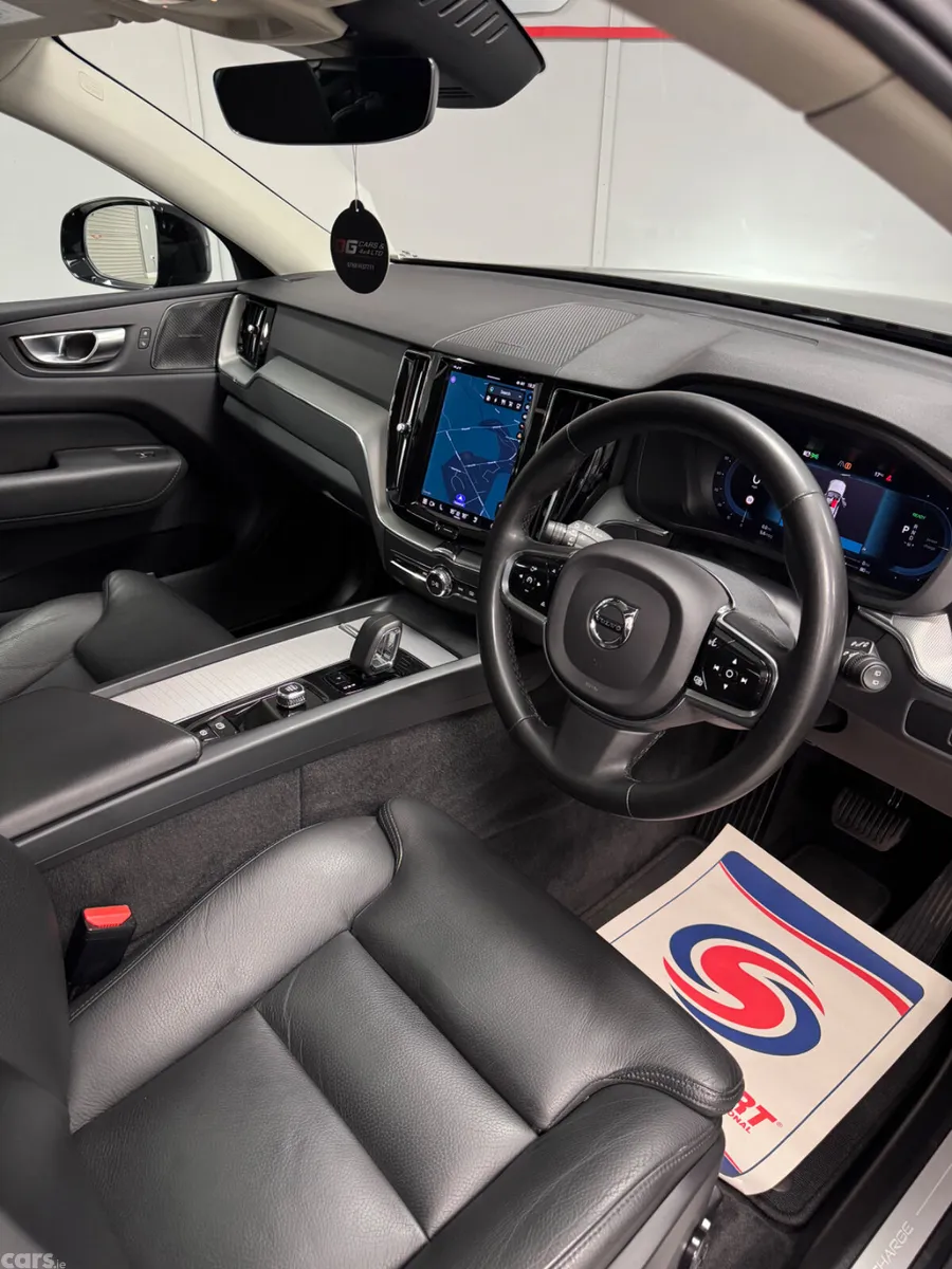 Volvo XC60 SUV, Petrol Hybrid, 2023, Grey