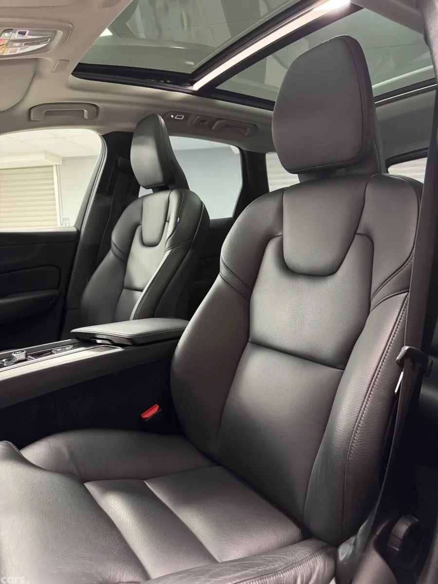 Volvo XC60 SUV, Petrol Hybrid, 2023, Grey