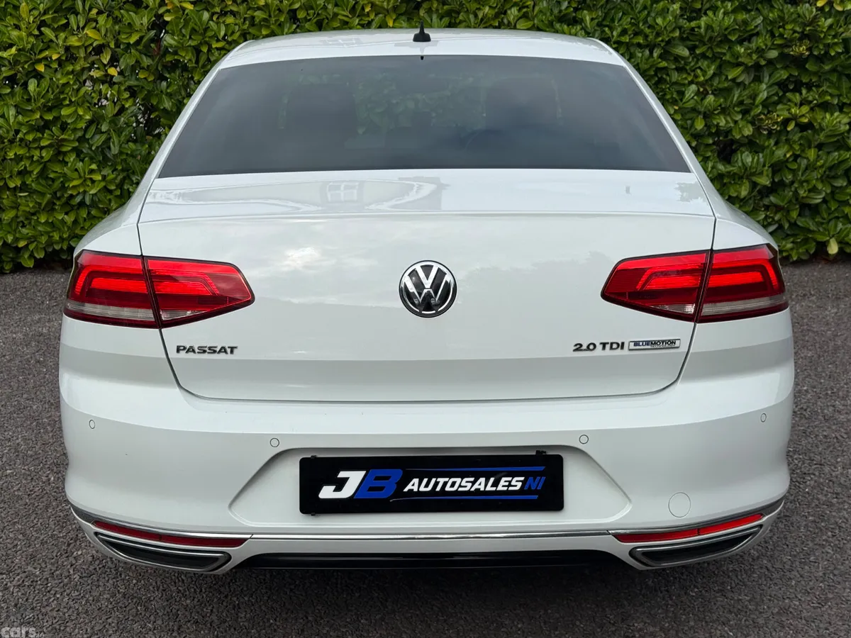 Volkswagen Passat Saloon, Diesel, 2017, White