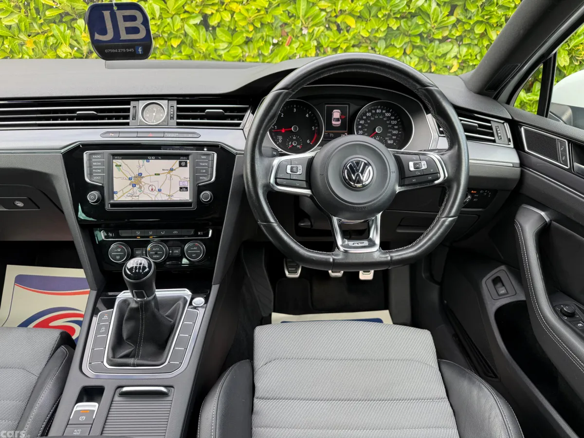 Volkswagen Passat Saloon, Diesel, 2017, White