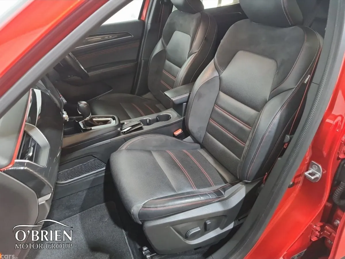 Renault Arkana Hatchback, Petrol, 2021, Red