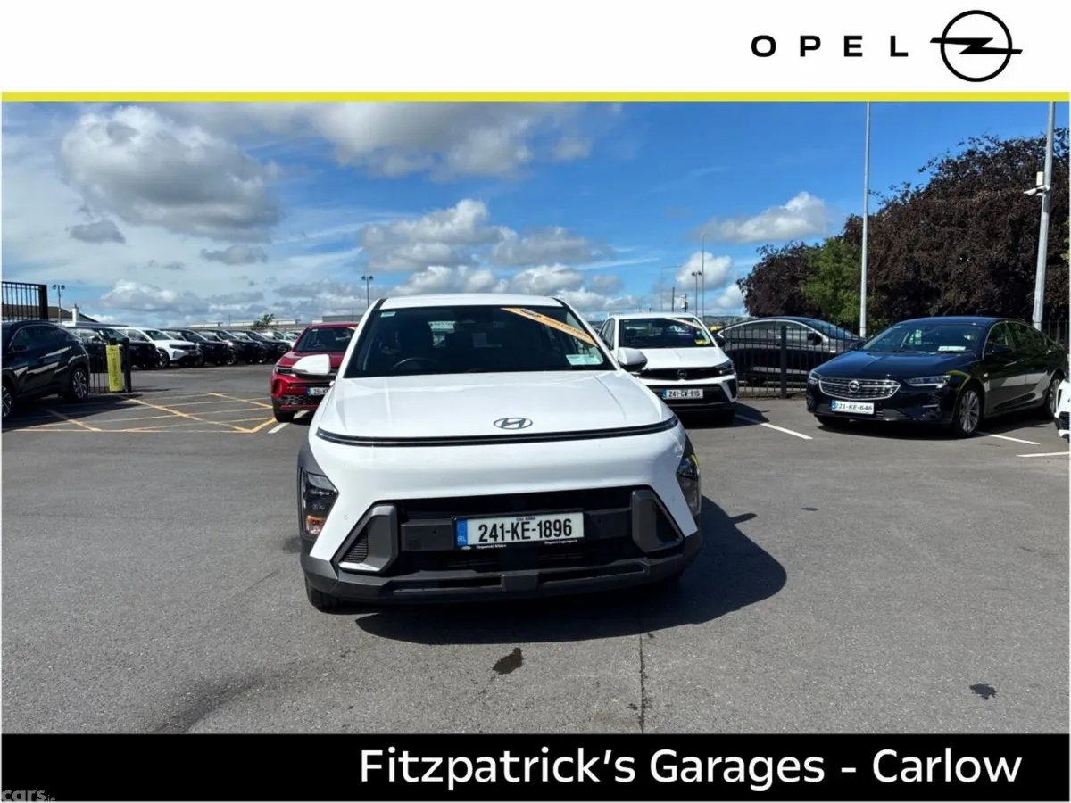 Hyundai KONA MPV, Petrol, 2024, White