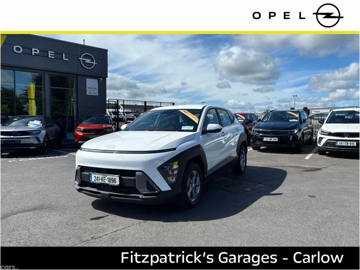 Hyundai KONA MPV, Petrol, 2024, White