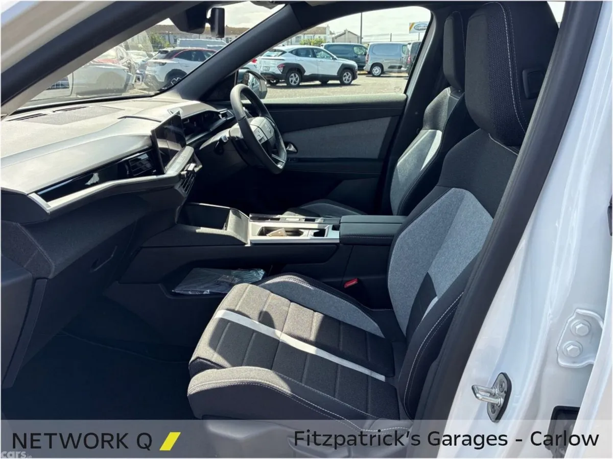 Opel Grandland SUV, Petrol, 2026, White