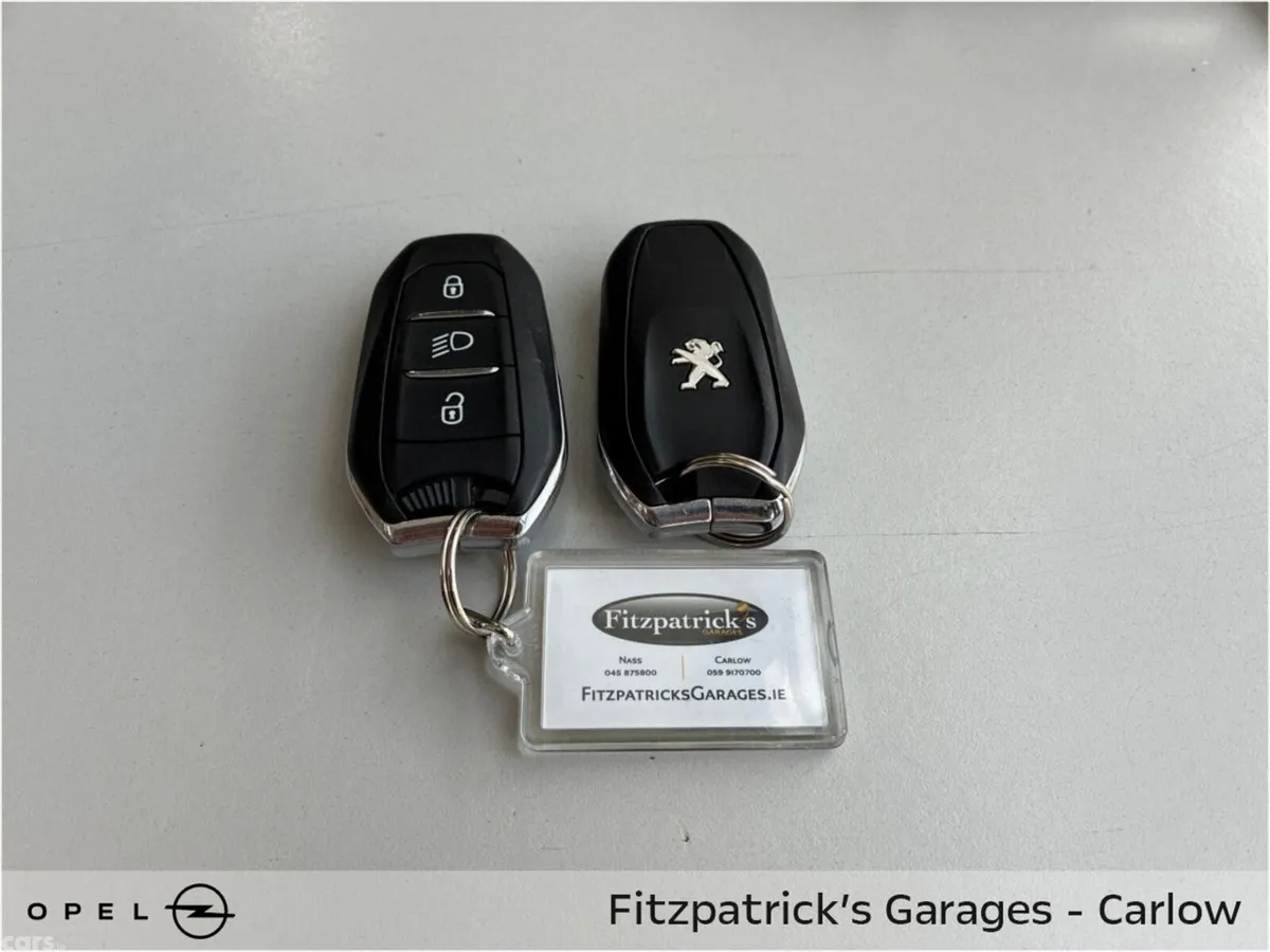 Peugeot 5008 MPV, Diesel, 2021, Black