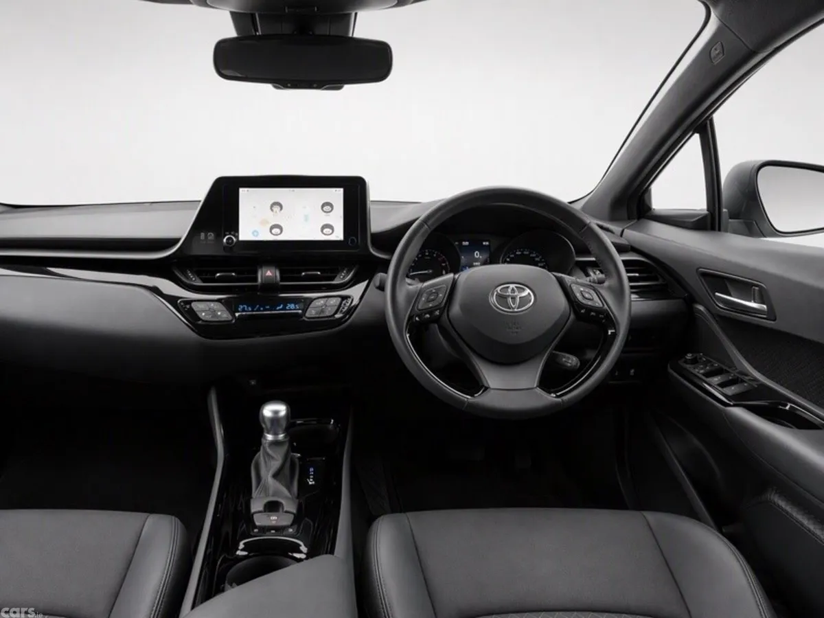 Toyota C-HR SUV, Petrol Hybrid, 2023, White