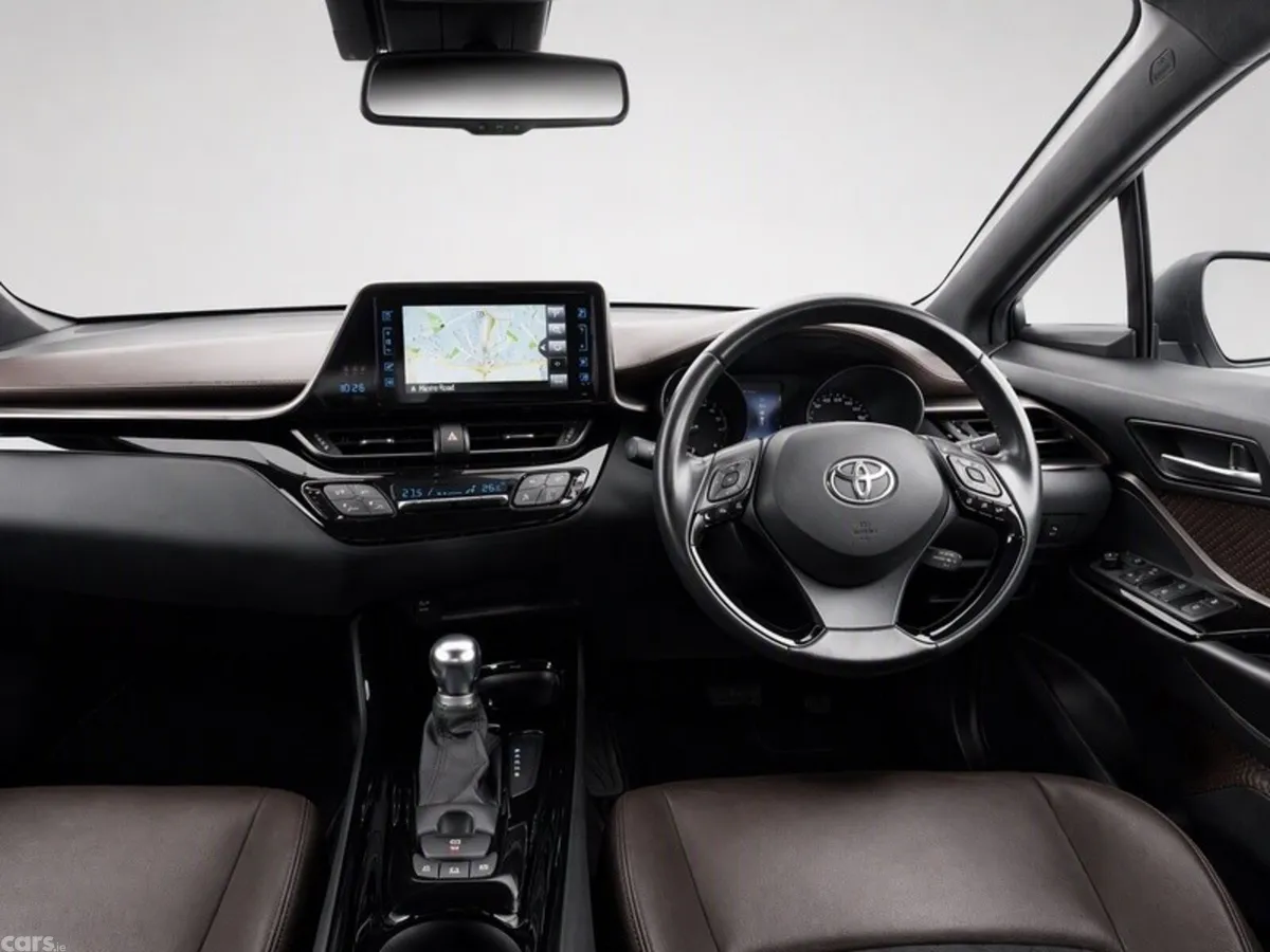 Toyota C-HR SUV, Petrol Hybrid, 2019, White