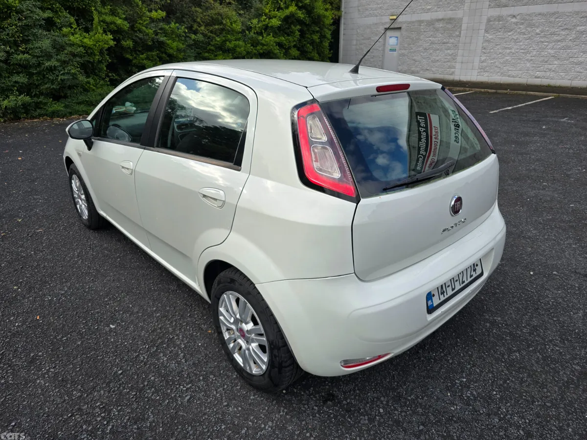 Fiat Punto Hatchback, Petrol, 2014, White