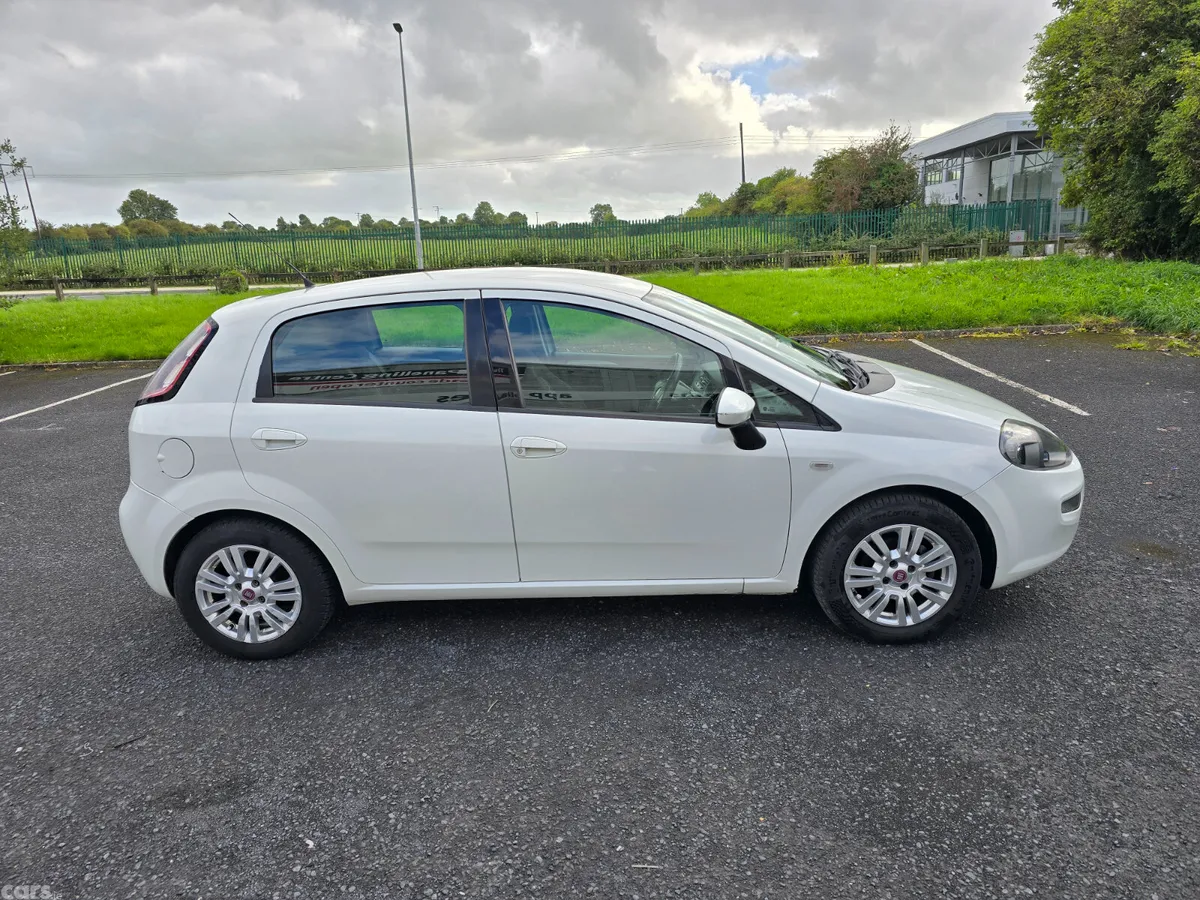Fiat Punto Hatchback, Petrol, 2014, White