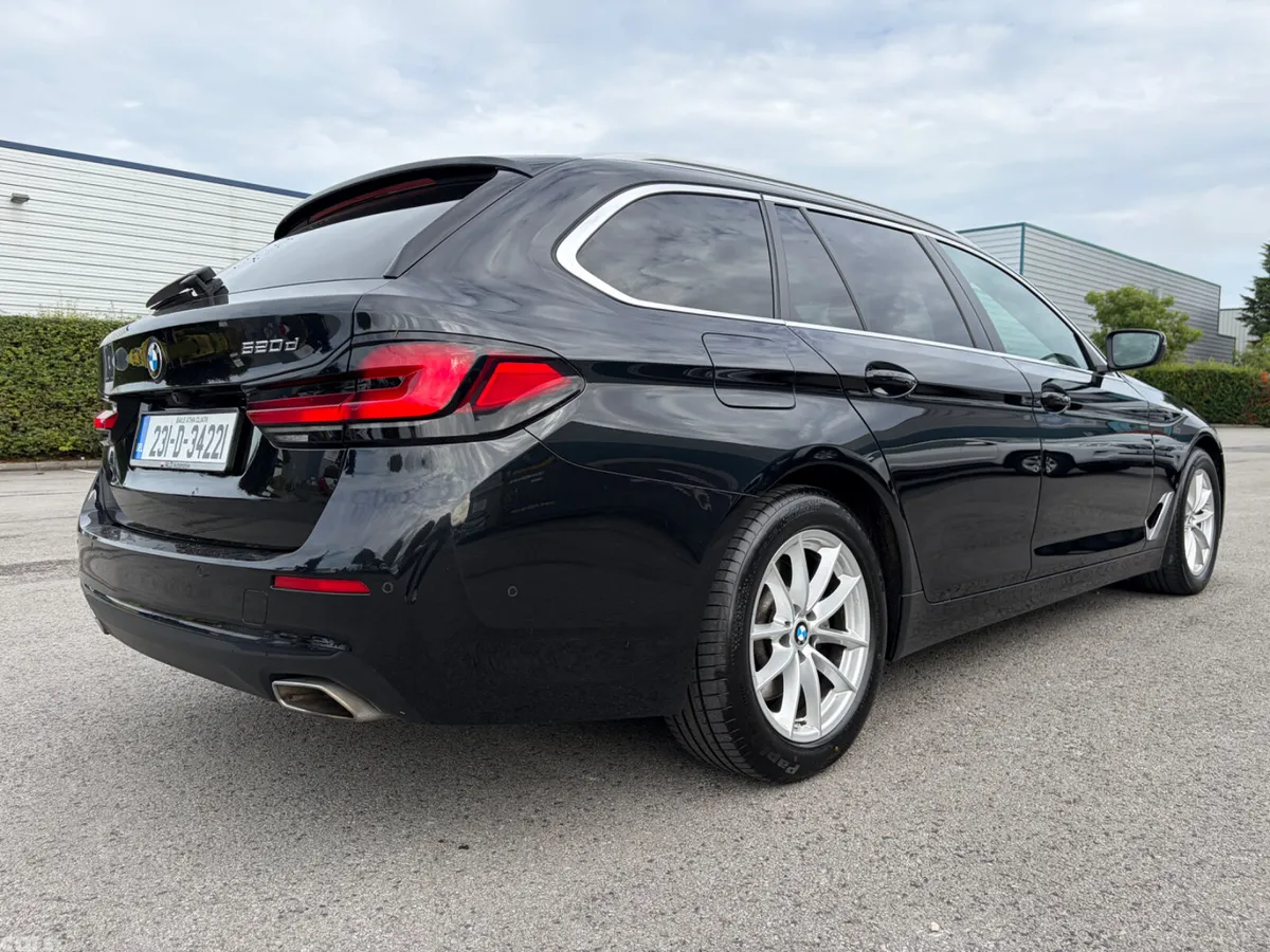 BMW 5-Series Estate/Jeep, Diesel, 2023, Black