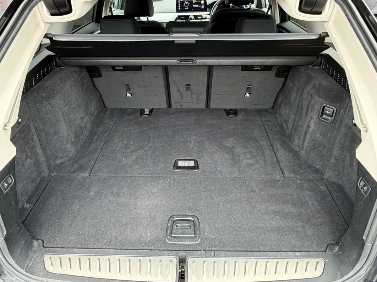 BMW 5-Series Estate/Jeep, Diesel, 2023, Black