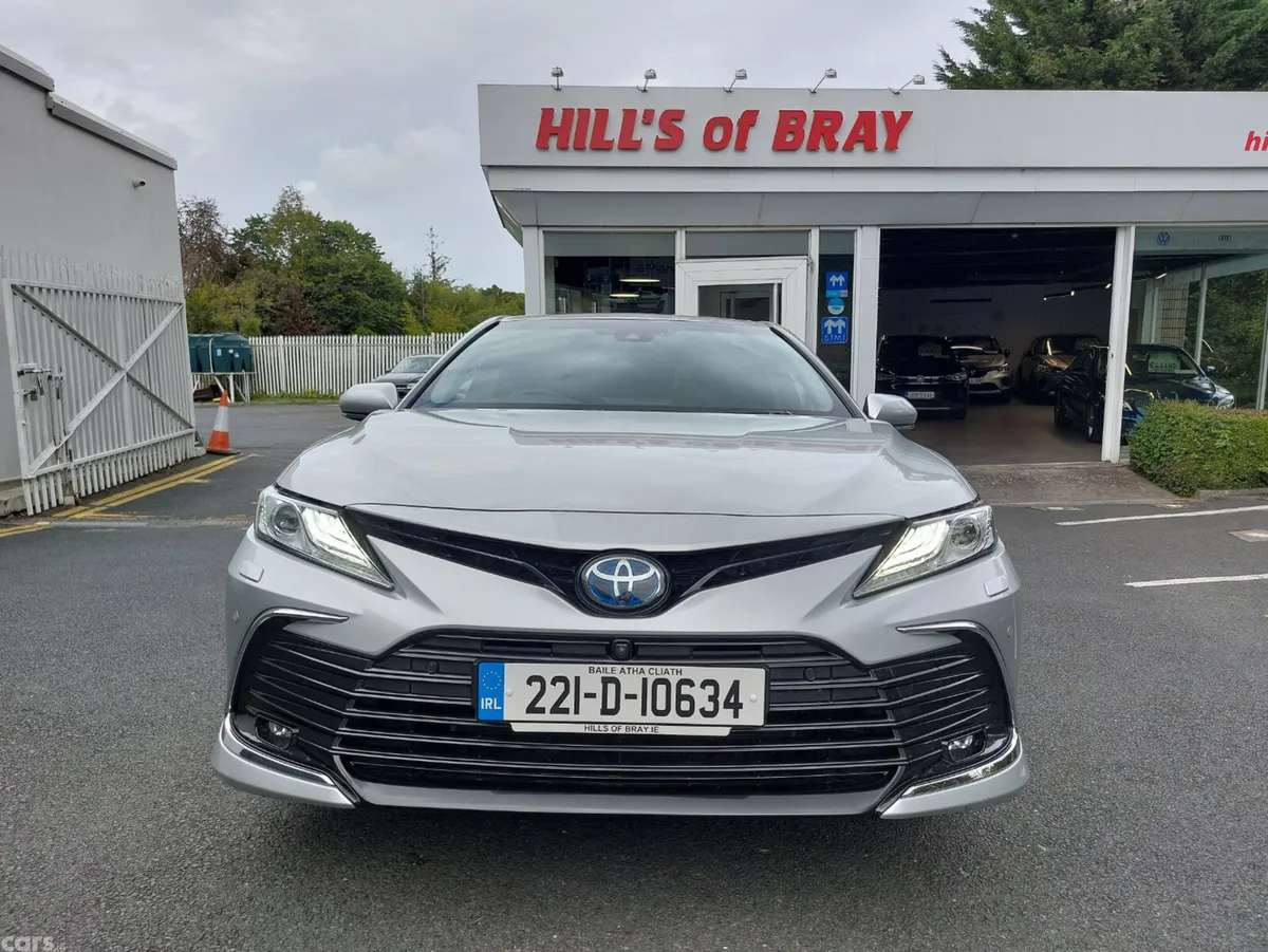Toyota Camry Saloon, Petrol Hybrid, 2022, Grey