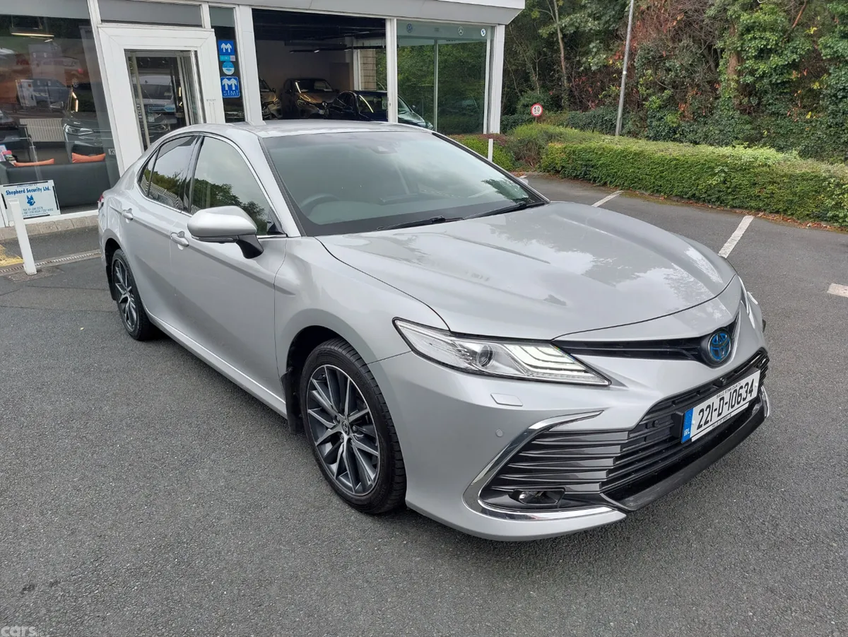 Toyota Camry Saloon, Petrol Hybrid, 2022, Grey