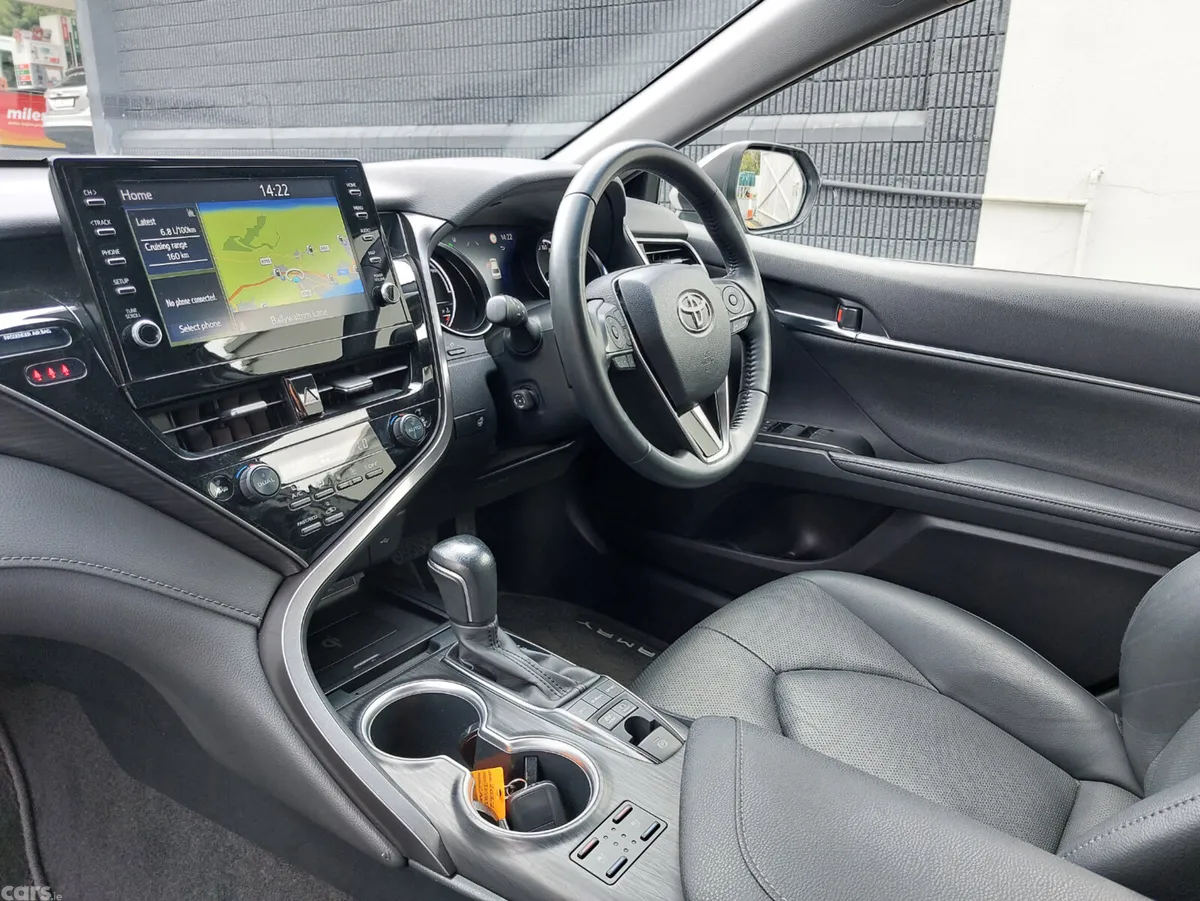 Toyota Camry Saloon, Petrol Hybrid, 2022, Grey