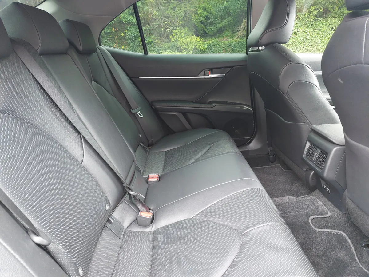 Toyota Camry Saloon, Petrol Hybrid, 2022, Grey