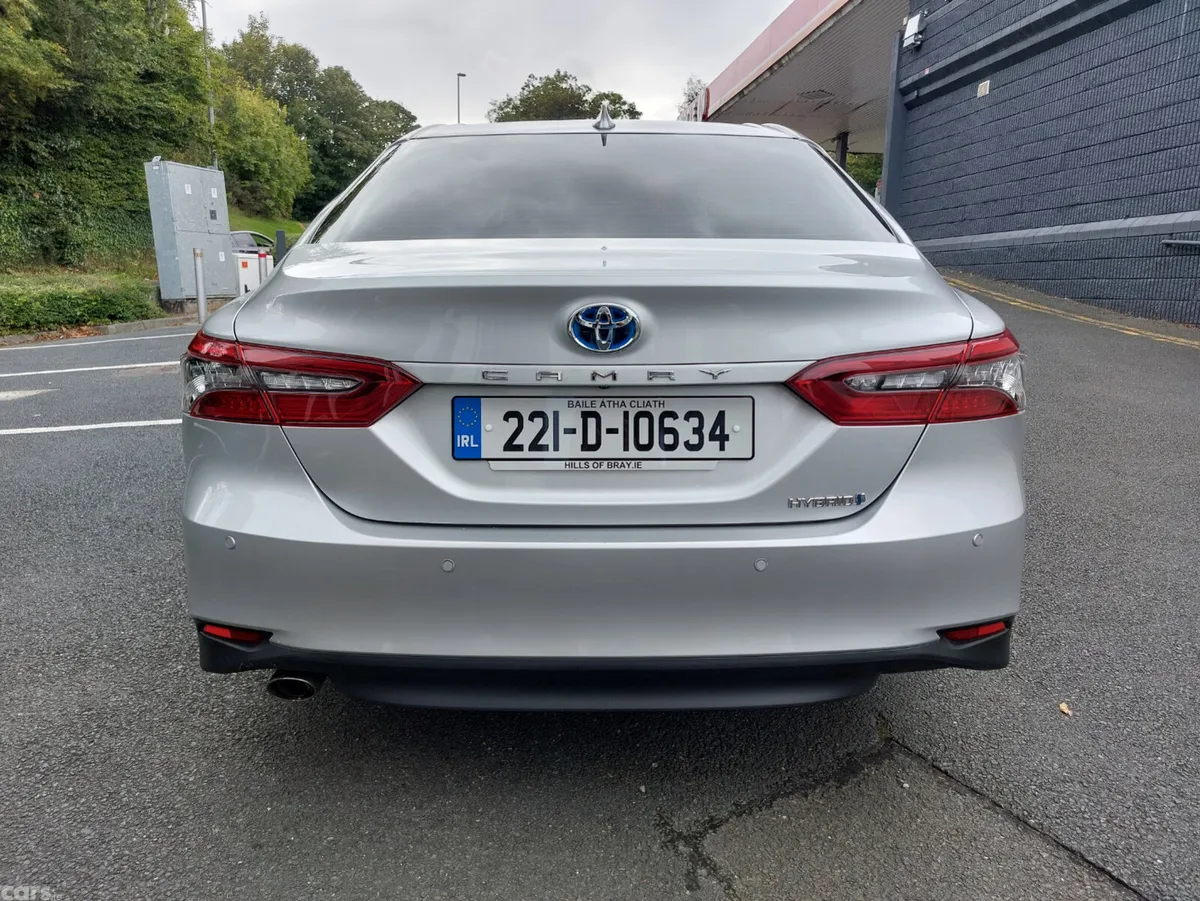 Toyota Camry Saloon, Petrol Hybrid, 2022, Grey