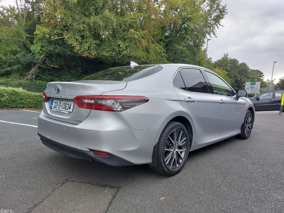 Toyota Camry Saloon, Petrol Hybrid, 2022, Grey