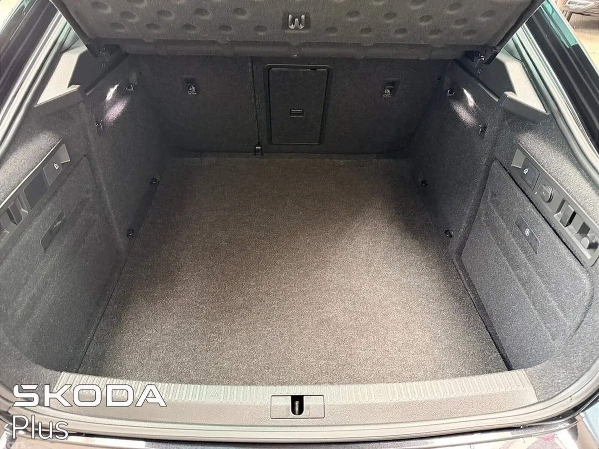 Skoda Superb Saloon, Diesel, 2023, Black