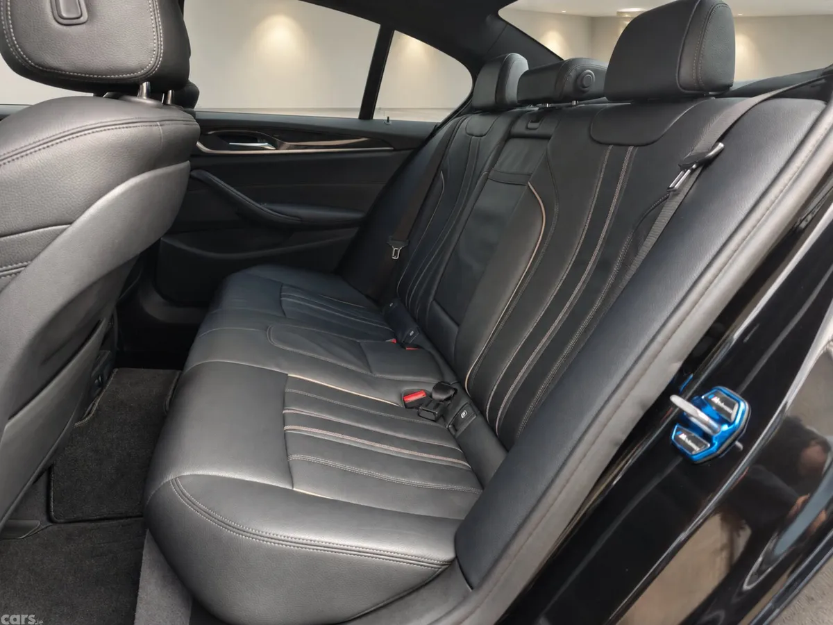BMW 5-Series Saloon, Petrol Plug-in Hybrid, 2018, Black