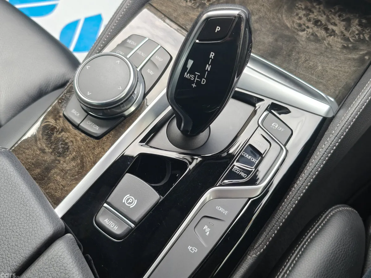 BMW 5-Series Saloon, Petrol Plug-in Hybrid, 2018, Black