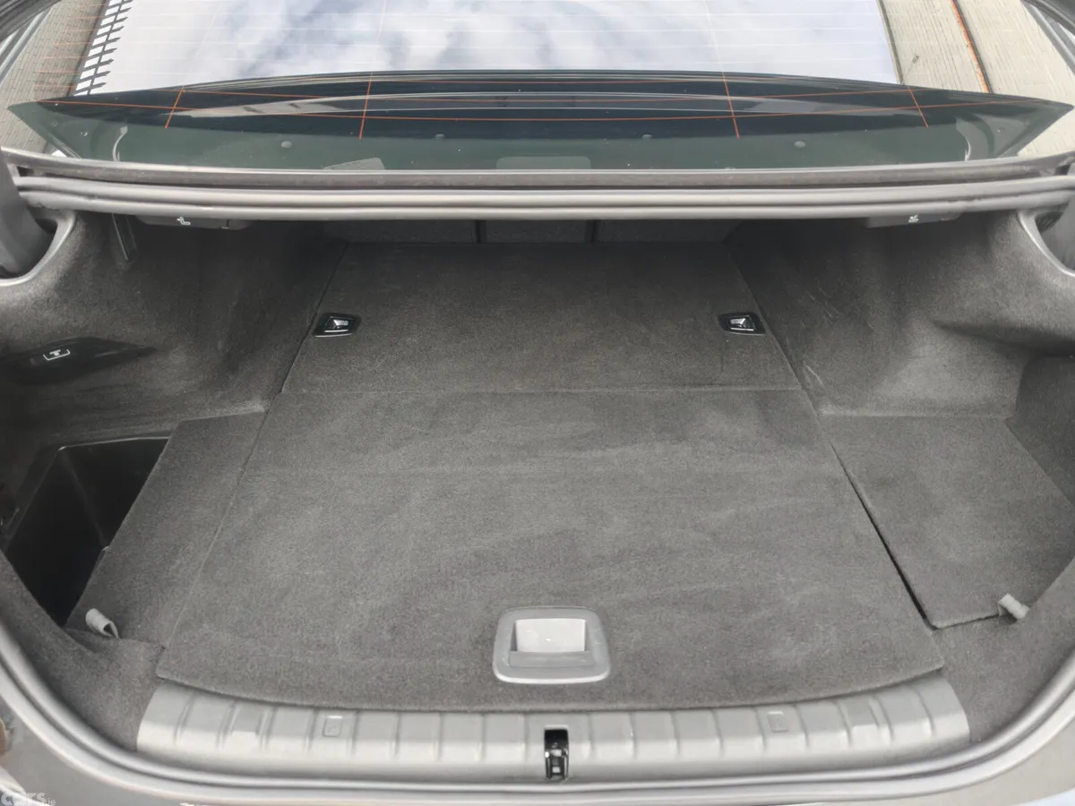BMW 5-Series Saloon, Petrol Plug-in Hybrid, 2018, Black